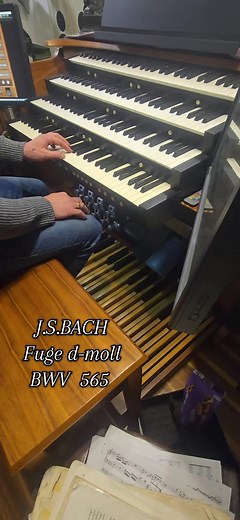Bach's Fuge d-moll BWV 565 for Organ