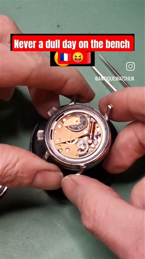 So what's on the watch bench today? a quite unusual early Electric LIP compressor case piece. 🇫🇷😍