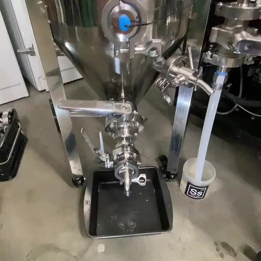 Craft Beer Homebrewing Tips: Dry Hop in Fermentor