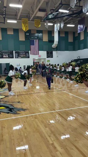 Welcoming our staff in CMMS style! #fyp #cmms #firstdayback