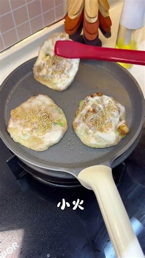 Without kneading or leavening the dough as long as there is a frying pan and hand-held