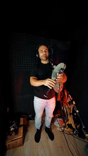 73 reactions · 12 comments |  O improviso do dia   Por vezes apetece me só colocar um backing track e tocar por cima. Isto foi o que saiu  que tal vos parece?  Usei um backing track de um vídeo do YouTube do canal “Max Baking Track” #heavymetal #bagpipe #music #fastsync | The Piper Life | Facebook