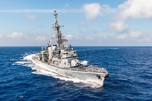 [Hommage à la frégate Jean de Vienne] La dernière mission opérationnelle menée par l’équipage sous le commandement du capitaine de vaisseau Fabrice Berthelot marque la fin de 35 ans au service de la Marine, notamment lors des opérations Artimon (guerre du Golfe 1990-91), Enduring Freedom (2001-02, 2008-09), Baliste (Liban 2006-07), Atalante (2009), Harmattan (Libye 2011), Bois-Belleau (2013-14), Arromanches II (2015), Arromanches III (2016) et Chammal (2017-18). ➡️ www.colsbleus.fr/articles/1059