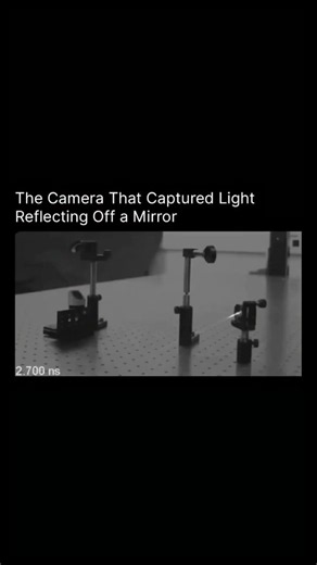The Camera That Captured Light Reflecting Off a Mirror #scienceexperiment #sciencefacts #shortsfeed