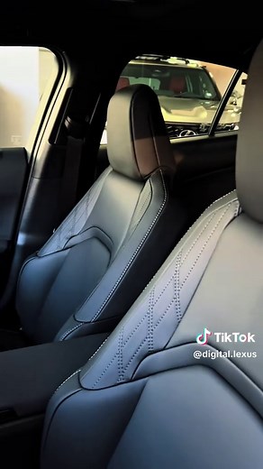 No es un SUV más… es el Lexus UX 300h. Híbrido que ahorra. Diseño que impone. Interior que enamora. Silencioso cuando quiere elegancia… y con carácter cuando pisas el acelerador. No sigas tendencias. Maneja algo que las crea. #LexusUX300h #HybridVibes