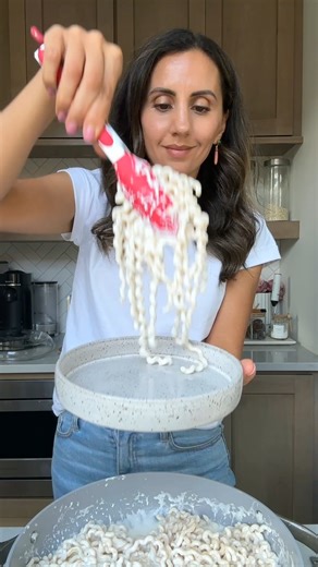 Cottage Cheese Alfredo Pasta - a 5-ingredient dinner that's so creamy and pairs perfectly with chicken or fish for a heartier meal! RECIPE: https://feelgoodfoodie.net/recipe/cottage-cheese-alfredo-pasta/ | Feel Good Foodie