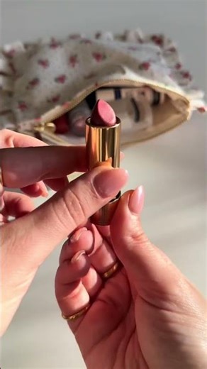 Son Gucci 213 Love Is Better Sắc Hồng Nâu Tinh Tế