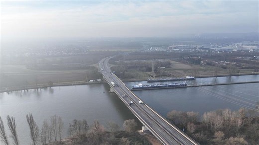 Schäden an Mainbrücke der A671 bei Hochheim entdeckt