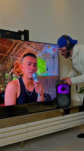 Shine bright like a diamond 😂😱 #singing #rihanna #comedy #viral #libanfit #viwes10milionplace #funny