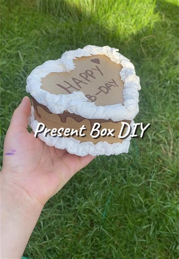 Simple diy project to put your presents in to add a special touch #diyproject #cakebox #birthdaypresent #crafts #hobbies