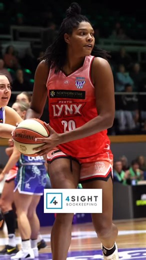 Yemiyah protecting the paint once again with 3 huge blocks! Thank you to @4sightbookkeeping 🤝🏼 | Perth Lynx
