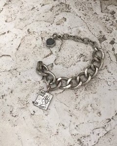 Hmm! what should I do with this little gem? MCMagic.net | MC Magic