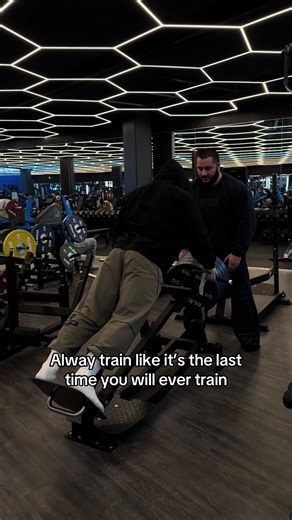 Bodybuilding Insights from a 16-Year-Old Champion