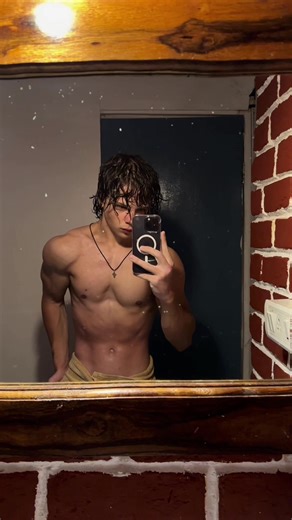 Eren Yeager's Motivational Gym Journey