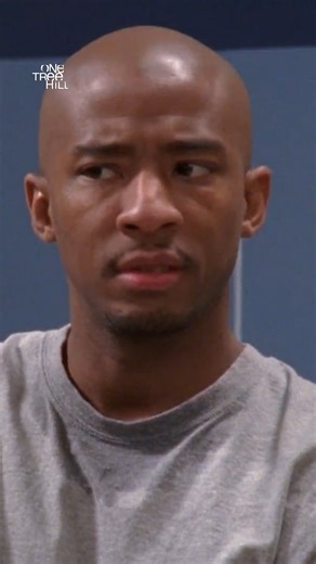 Maybe Nathan should just stick to basketball… #OneTreeHill | One Tree Hill