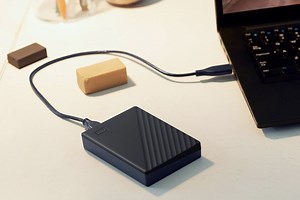 Este es el disco duro externo que uso desde hace años y estoy encantado: tiene 4 TB de capacidad y su precio acaba de bajar