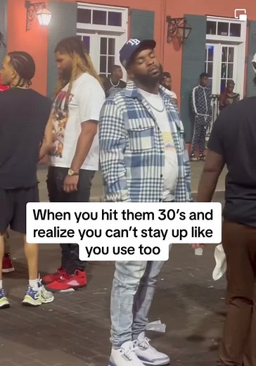 Being in your 30’s is something serious dude was falling asleep standing up 😂😂#bealstreet #memphisinmay #laughing #fyp