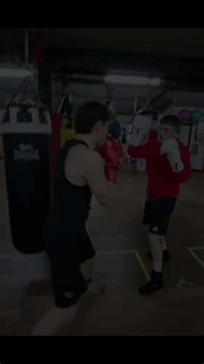 in and out with the feet #boxing #boxingtraining #boxingvideo