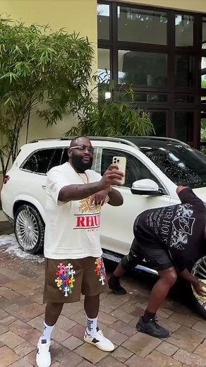 I’ve known @Rick Ross for a long time and he’s one of the biggest hustlers I know!! There’s no shame in his hustle and I salute that! Make sure y’all support the slippery soap today!! Go ahead Black man!!