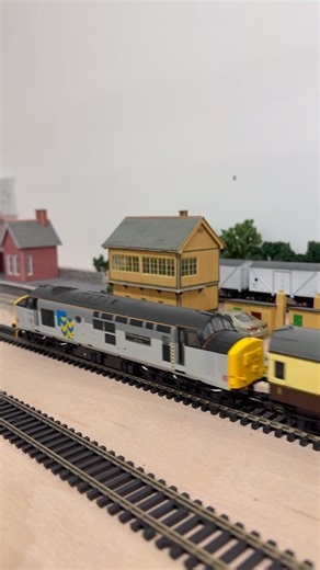 Bachmann Class 37. | Model Railway Mainline | #railway #shorts #train #modelrailway #model #trains