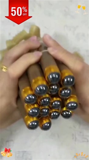 Telescopic back scratcher, easy to carry, with magnetic massage head