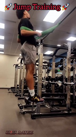 Flight School 🚀🚀🚀 Basketball Prodigy @marceyman Getting Some Explosive Training With @perform_better Big Bands 💥 @bigmazspeedschool Next Level ✅ #feetworkuniversity #bmfpspeed #quickness #performbetter #sportsperformance #athletics #speedandagility #plyometrictraining #basketball #collegebasketballplayer #strengthcoach #nike | bigmazfitnessandperformance