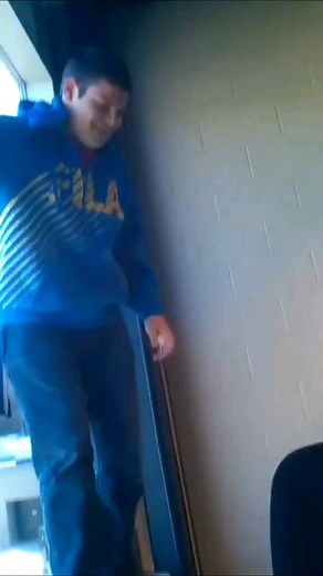 funnier randy | Chair exploded | Instagram