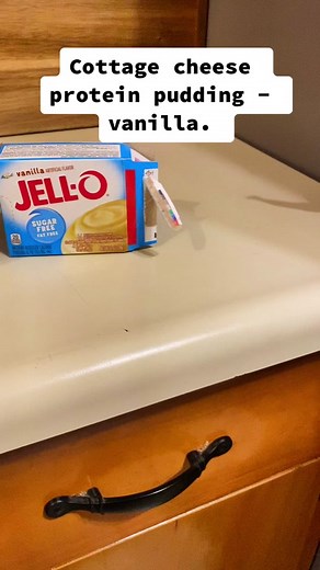 Add 2 cups cottage cheese & 3 tbs vanilla sugar free instant pudding mix to a blender. Blend till smooth (add water as needed). Put in fridge & leave for about an hour. Your welcome 🧁#proteinrecipe #cottagecheese#sweet
