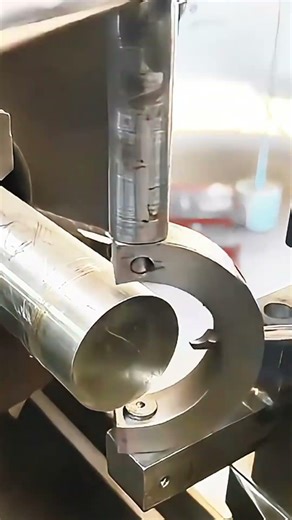 How to Use a Creative DIY Tool Holder for Lathe Projects