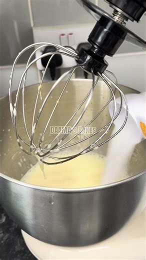 No sugar lemon cake… and it’s this soft 🍋