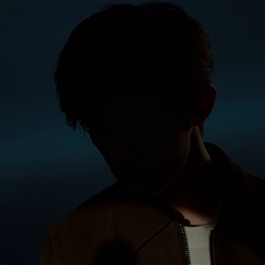 Synched on Jackson Yee’s exclusive new song ‘Convergence From the Two Ends of Time’, two souls are irresistibly drawn together. As they rise, their love becomes limitless, surpassing earthly confines and soaring into the heavens. The most powerful Reverso stories are written in time. Discover the full movie: https://bit.ly/TheRiseJacksonYee #JaegerLeCoultre #Reverso #JacksonYee | Jaeger-LeCoultre