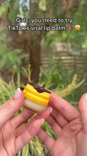 It’s the honey stick applicator for me 💁‍♀️ #tiktokmademebuyit #myhoneypot #lipbalm #shoptok #christmaspresent #lips #beauty #fyp #beautyhacks #gloss #natural