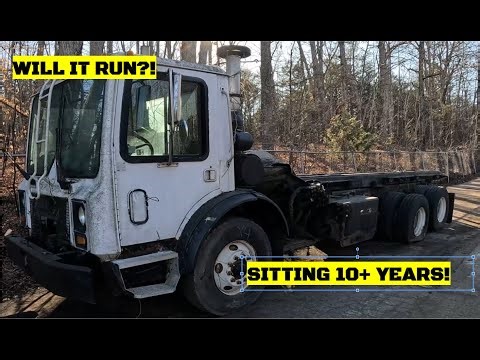 WILL IT RUN?! Scrap Yard 2000 Mack Roll-Off Truck!