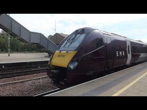 Leicester station trains with Class 222 (+) 2.110.25