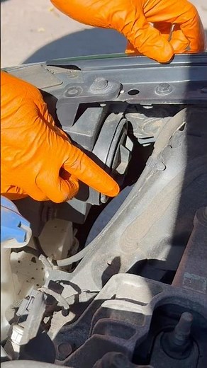 2017-2020 Hyundai Elantra Headlight Bulb Replacement ‪@ElmoMotorWorks‬