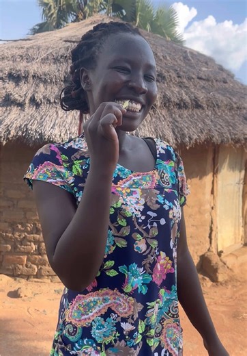 Brushing My Teeth Naturally Without Toothpaste