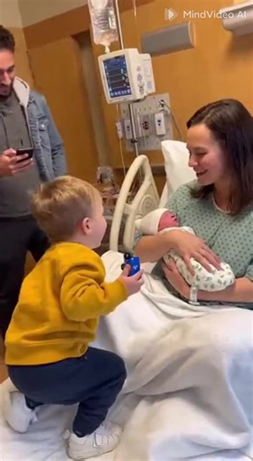 Big Brother Meets Newborn… Instantly Regrets It 😂💛 #toddler #Newborn #toddlerreaction #newbaby #siblings #hospitalmoment
