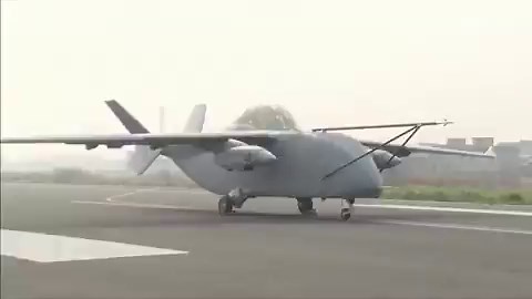 🇨🇳China unveils a game-changing heavy-lift cargo droneIt can fly 3,000 km nonstop and carry an 18 m³ payload, delivering hundreds of emergency tents to disaster zones. The era of unmanned logistics is here.