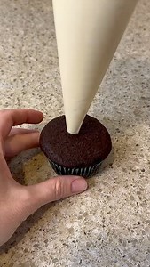 8-Bit Mario Cupcake #mario #cupcake #cupcakes #mariocupcakes | Linnea