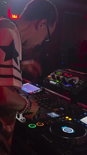 This Saturday! Strictly 90's, a golden era of house music. A 90's House Music Day P arty w Chosen Fews Wayne Williams, John Simmons, Gant-Man, Czboogie DJing at Le Nocturne 3p-9pm next Saturday, April 4th. Message me for tickets. 🙂 Here is footage from our last day party at Le Nocturne. #nightclub #housemusiceventschicago #chicagoevents #housemusic #chosenfewdjs