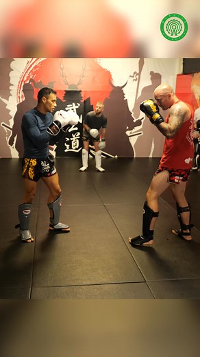 The body kick in Muay Thai is a high scoring technique and one that can potentially win a fight when landed consistently 🔥🥋🤯 One such individual who knows this all too well is the outstanding Muay Thai world champion, All Powers Gym head instructor and world renowned striking coach Panicos Yusuf. Here, in action during one of the many times he has hosted a seminar at my gym, he goes over some essential details when it comes to repeatedly landing high scoring body kicks. If you want to check o