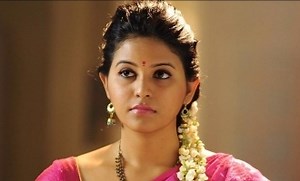 Actress Anjali stuns with her latest photos posing upside down | IndiaGlitz