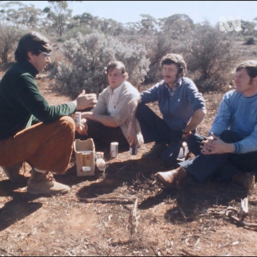 🛰️FLASHBACK FRIDAY🛰️ NASA’s unmanned space station Skylab crashed back to earth in a fiery explosion over Esperance in the early hours of July 12, 1979. Wreckage from the 77-tonne station went on display at the Kalgoorlie Town Hall, with debris scattered across the Goldfields and Nullarbor. 🎥 ABC Archives | ABC Goldfields-Esperance