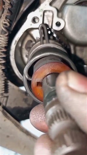 mechanical tricks for installing crank springs#reels #sportsevent #tutorial #otomotif