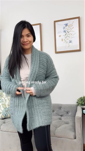 Cozy and comfy crochet cardigan pattern, easy to make perfect for beginners #crochetcardigans