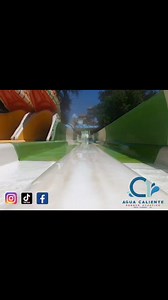 Sumérgete en la diversión con nosotros en el parque acuático más emocionante de la ciudad. 🌊💦 ¡Deslízate por toboganes vertiginosos y vive la aventura acuática que estabas esperando! #ViveSiente | Agua Caliente