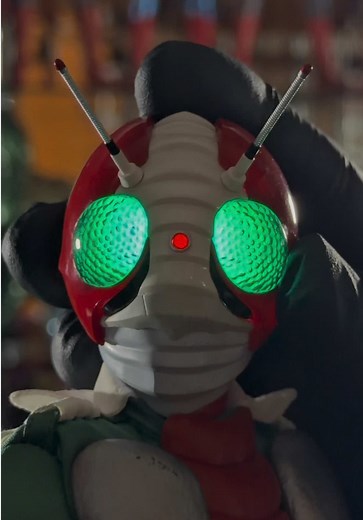 Hot Toys | Kamen Rider V3 ASMR Close up #asmr #satisfying #hottoys #kamenrider #仮面ライダー