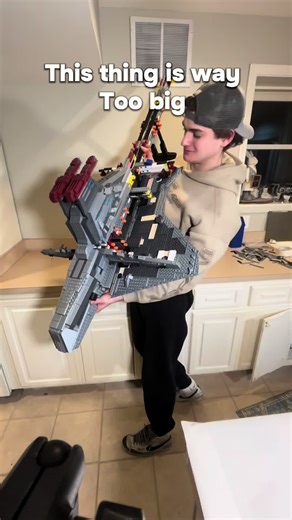 Stats on the fully 3D printed 150% scale giant LEGO UCS Venator… it’s bigger than me fr #3dprinting #legostarwars #bricktok #building #diy