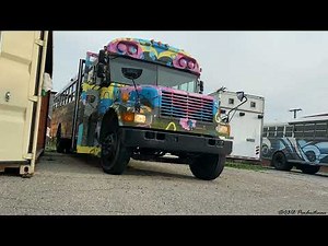 1998 BlueBird International 3800 W/ T444E Exterior Start Up
