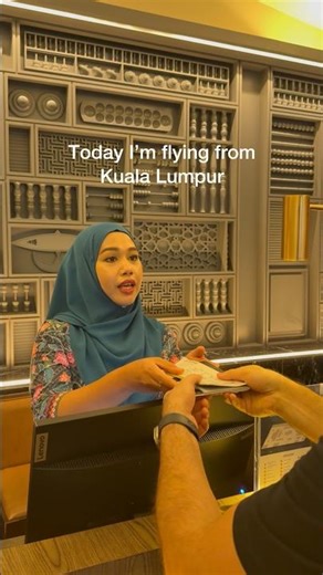 5-Hours Inside Malaysia Airlines Business Class Golden Lounge in Kuala Lumpur Airport (Satellite)